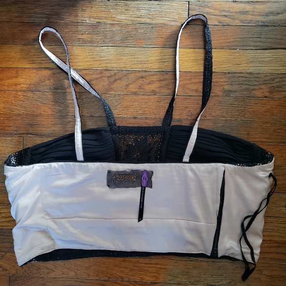 Free People Bella Women Top 12 Black Poly Blend Lace trim, Strappy, Crop Cami - Picture 5 of 9